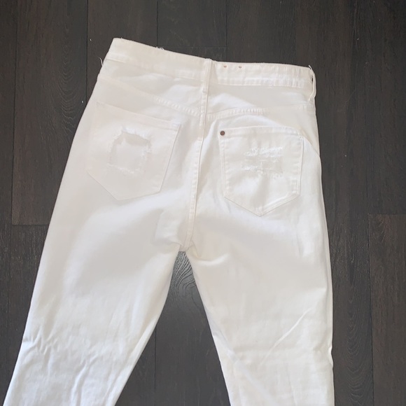 Distressed straight jeans - Picture 5 of 15